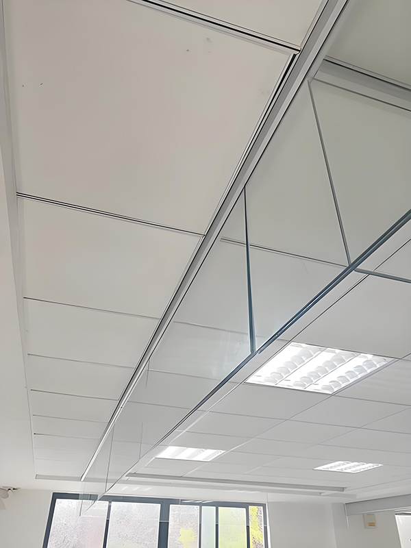 卓尼玻璃卓尼挡烟垂壁