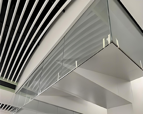 卓尼玻璃卓尼挡烟垂壁