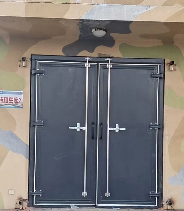 卓尼工业平开门