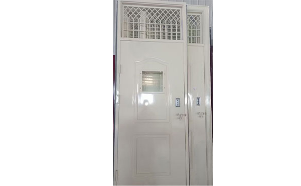 卓尼学校教室门