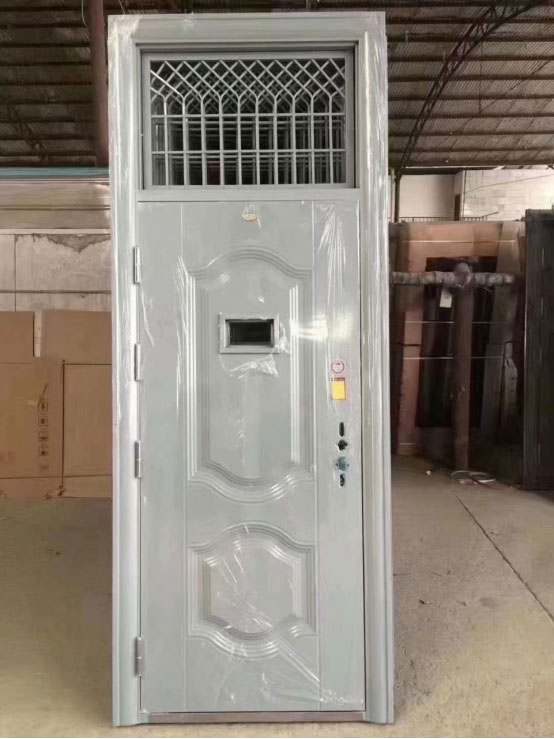 卓尼学校教室门