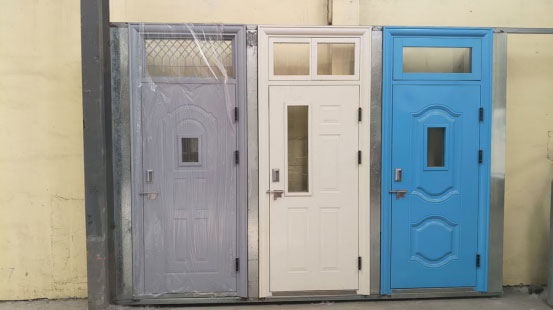 卓尼学校教室门