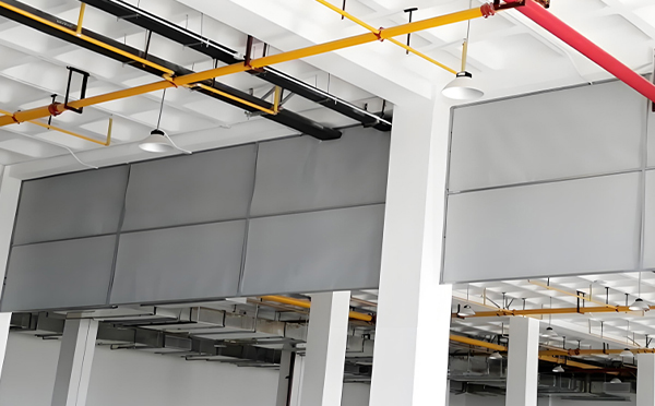 商场防烟分区常闭节点：卓尼挡烟垂壁高度与控制器接线图解