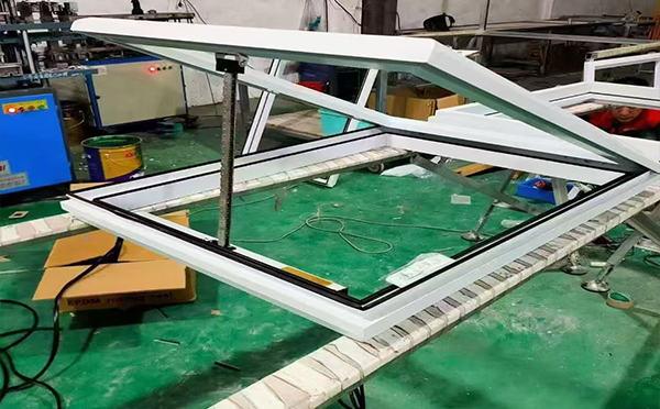 某地下车库出入口卓尼排烟窗配置工程