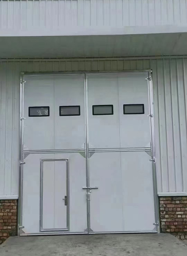 卓尼工业门在设备装配车间出入口的实施记录